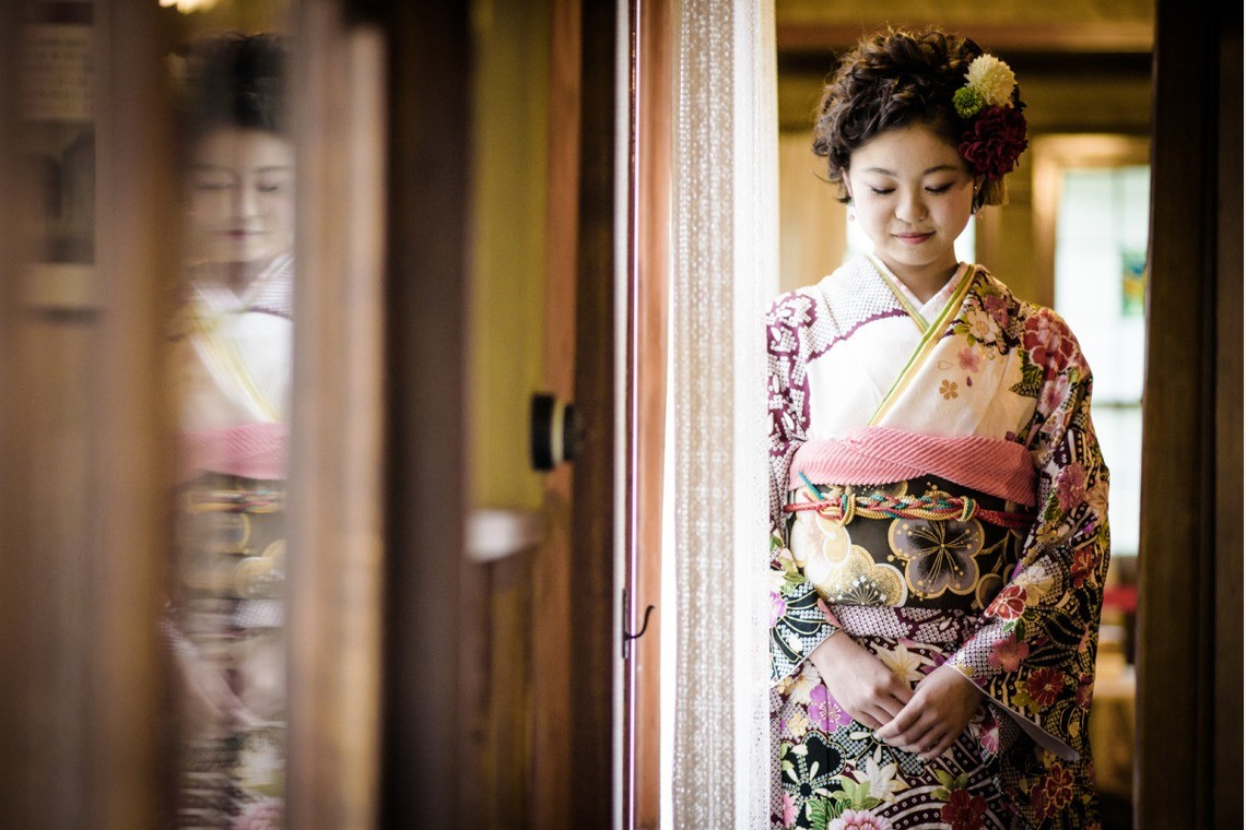 アトリエ エピカ(清水　一哉)が出張撮影した美しい成人式写真（エミリィ）