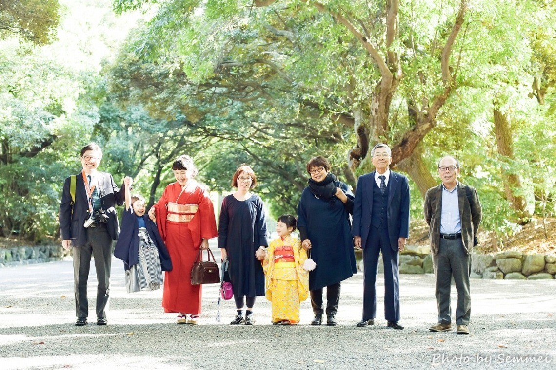 おじいちゃんやおばあちゃんのいる七五三家族写真のアイデア(エミリィの出張撮影)